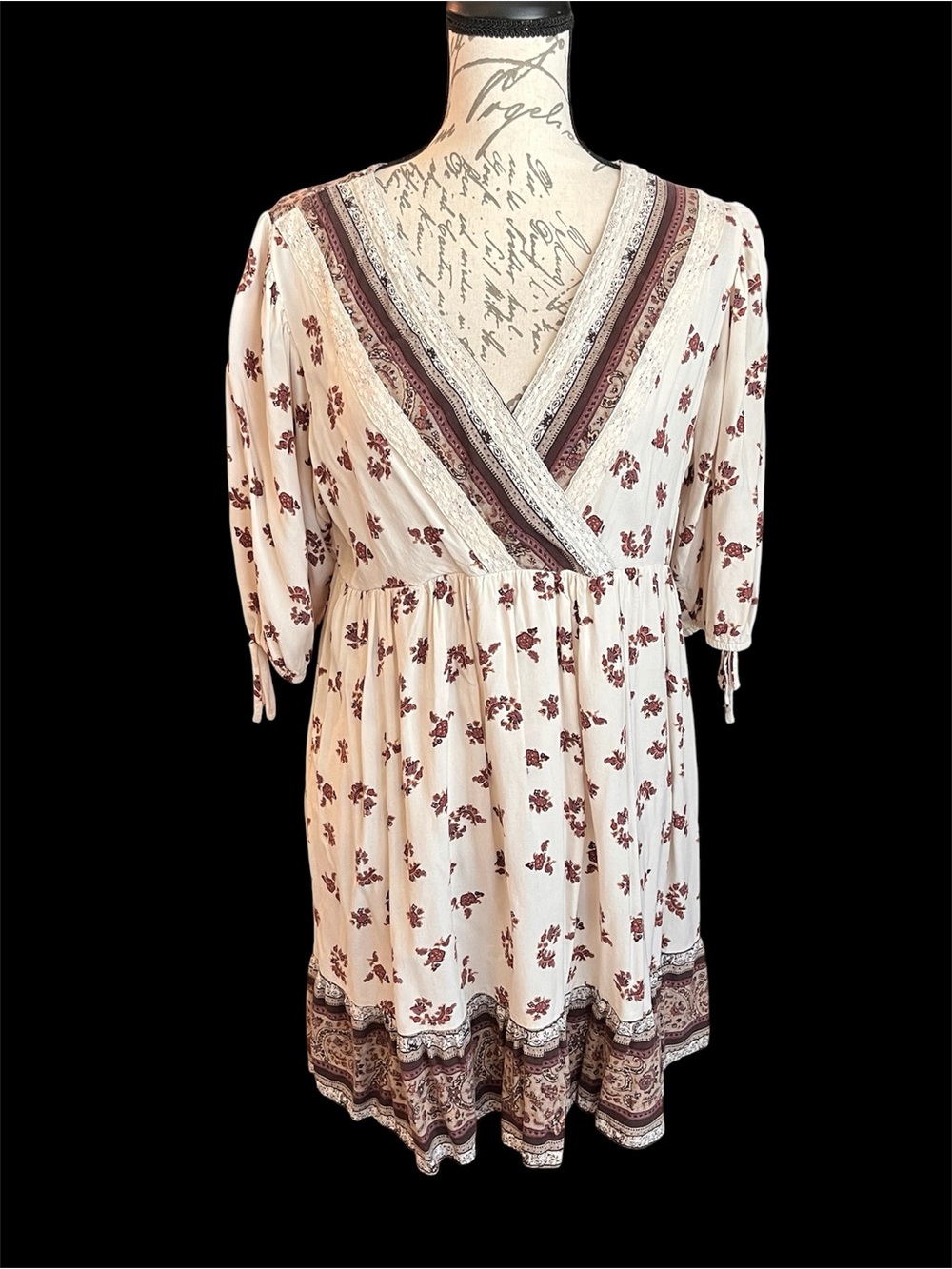 Maurices Paisley Floral 3/4
Sleeve Size Medium Cream Brown Multi
Boho Dress